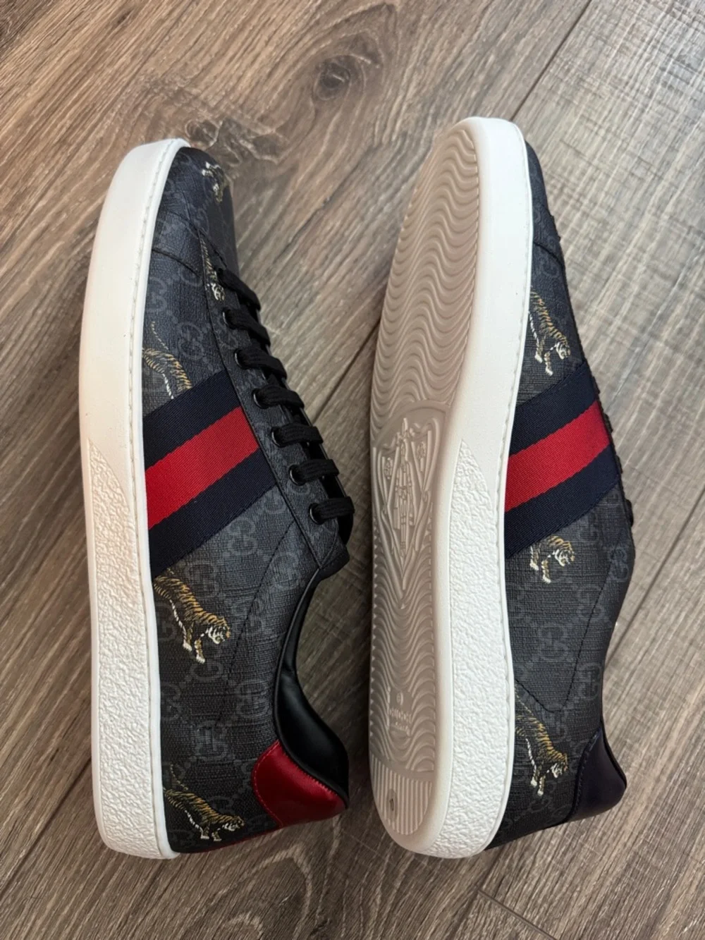 Gucci Black Leather Low-Top Sneaker with Red & Navy Web Stripe - Picture 4 of 10